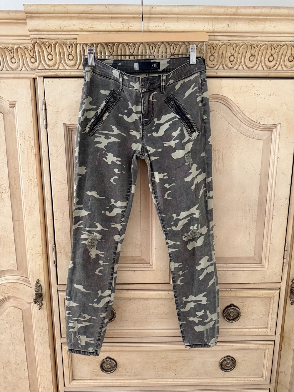 Kut from the Kloth Women's Camo Jeans in Green and Gray